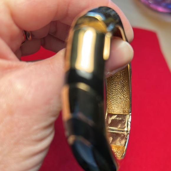 Signed Ciner Modernist Hinged bangle bracelet - Picture 9 of 12